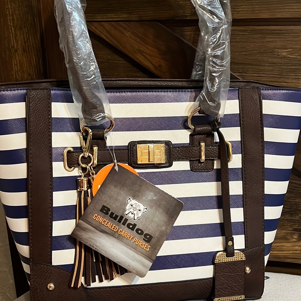 Bulldog concealed carry purse
